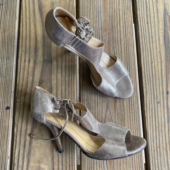 Kate Spade silver leather cut out heels - Picture 7 of 7